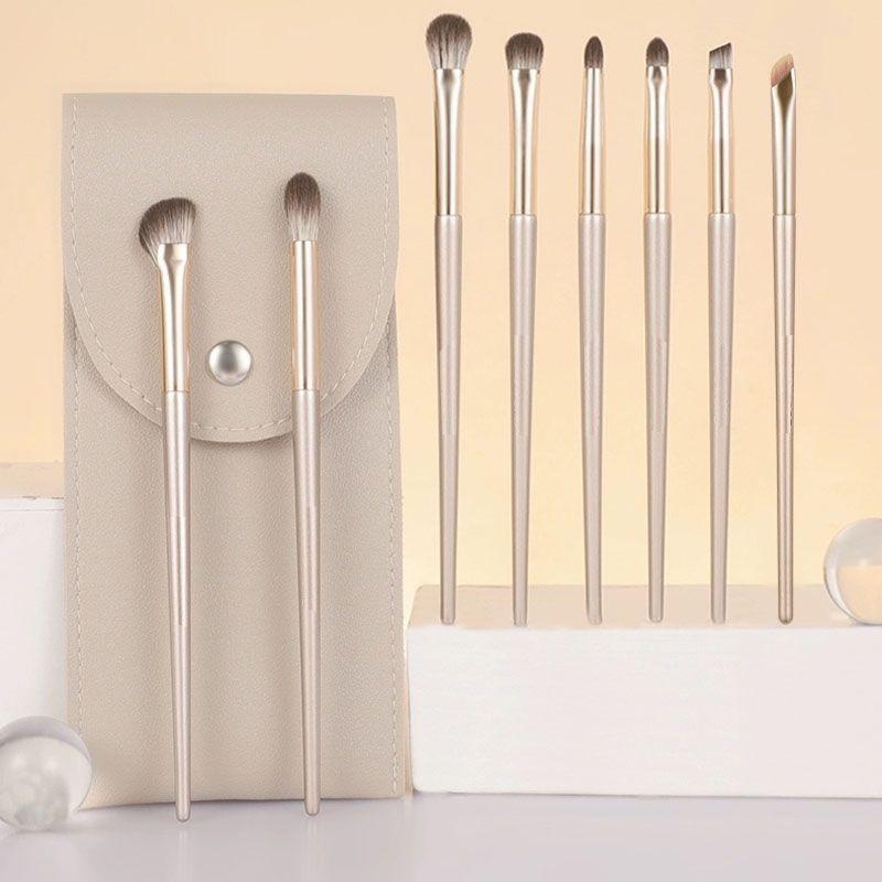 

8Pcs/Set Eyeshadow Brush Set Soft Fiber Eye Makeup Brushes with Storage Bag Type A