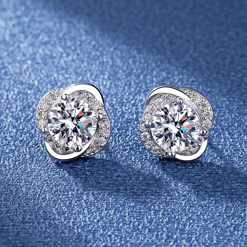 Hot-Selling Diamond Four-Leaf Clover Stud Earrings for Women - European and American Style