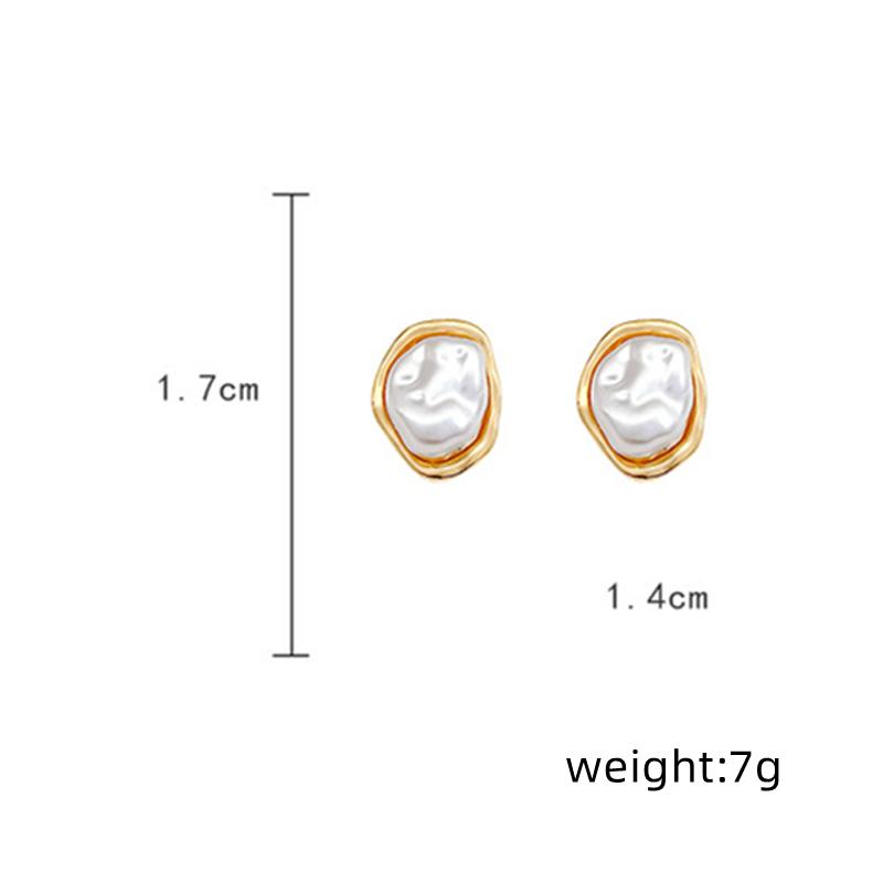 Trending Minimalist Geometric Irregular Round Metal Pearl Earrings for Women Personality Vintage Baroque Stud Earrings Jewelry