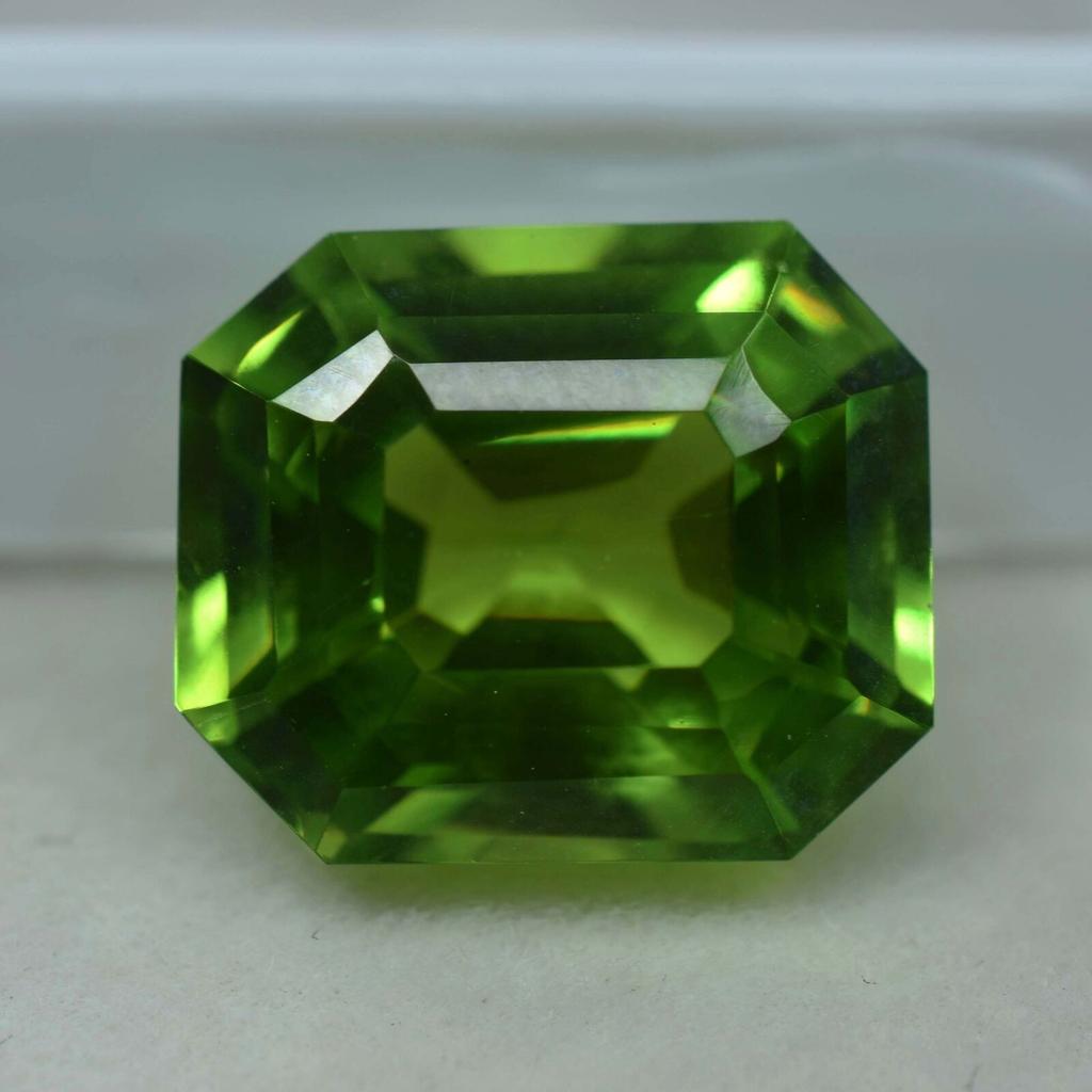 A+ Quality 10.80 Ct Natural GREEN Peridot EMERALD Cut CERTIFIED Loose Gemstone.