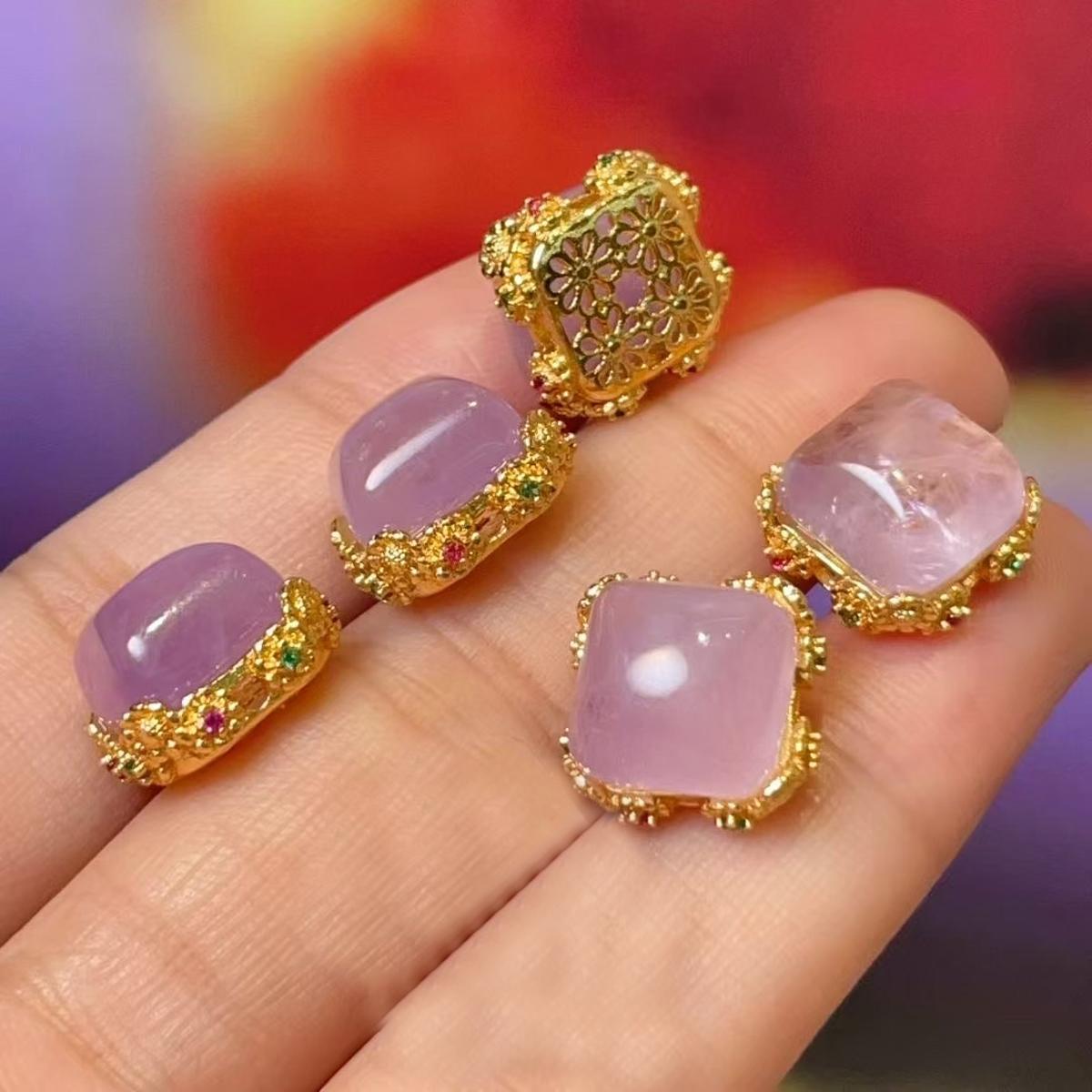 

5Pcs, Natural Stone Gems Beads with Golden Accents, Boho Handmade Purple Kunzite Tourmaline Beads for Jewelry Making DIY, Holiday Decor Crafts 13×13mm 5Pcs/13×13mm фиолетовый