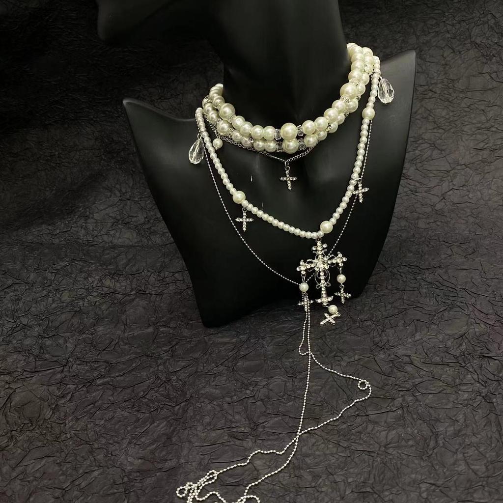 Y2K Stil Mehrlagige Perlen- & Diamanten-Kreuzkette