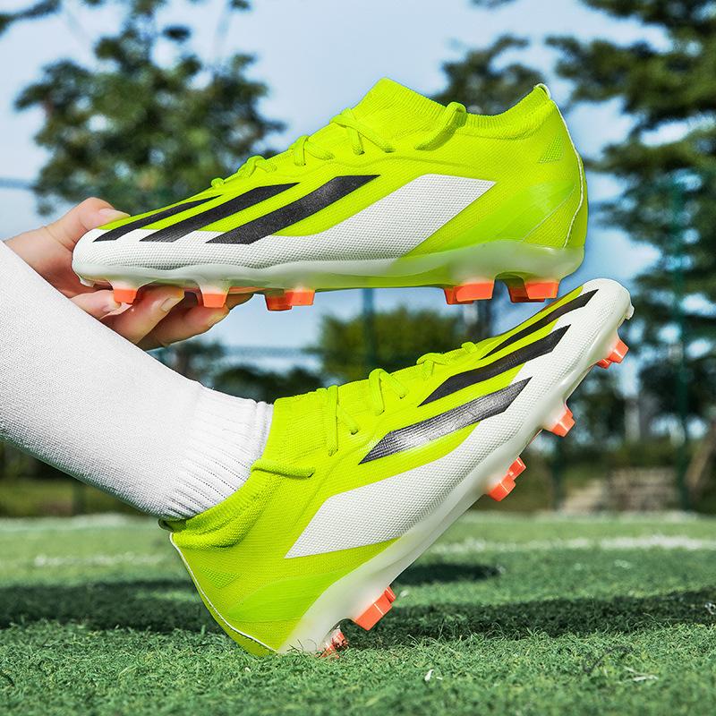 A 20252025 new low-top football shoe, adolescent students and men's AG long nails and broken nails training shoes