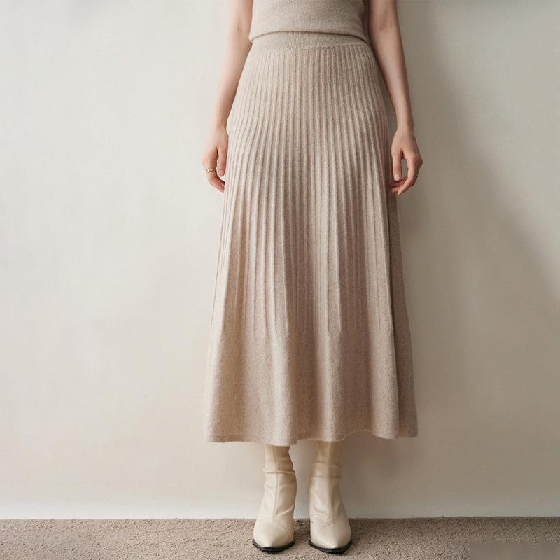2025 Autumn/Winter Women's High-Waisted Knitted Cashmere A-Line Skirt with Slimming Flared Pleats