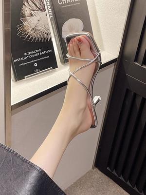 Γυναικεία παπούτσια – Πέδιλα και πλατφόρμες