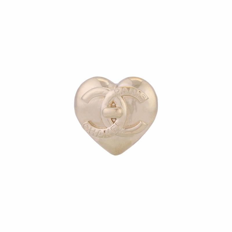 

CHANEL Metal Love Brooch Women s Gold золотий