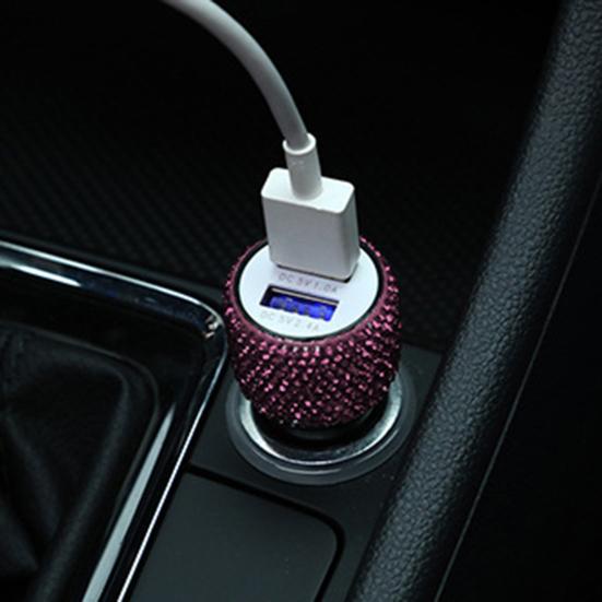 Praktisk billaderuttak Anti-skli design Hurtiglading bærbar doble USB-porter Biladapteruttak Kjøretøyrekvisita