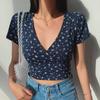 T-shirt da donna floreale con scollo a V, stile coreano dolce e piccante, vita alta, maniche corte aderenti, Top Hot Girl Estate 2025
