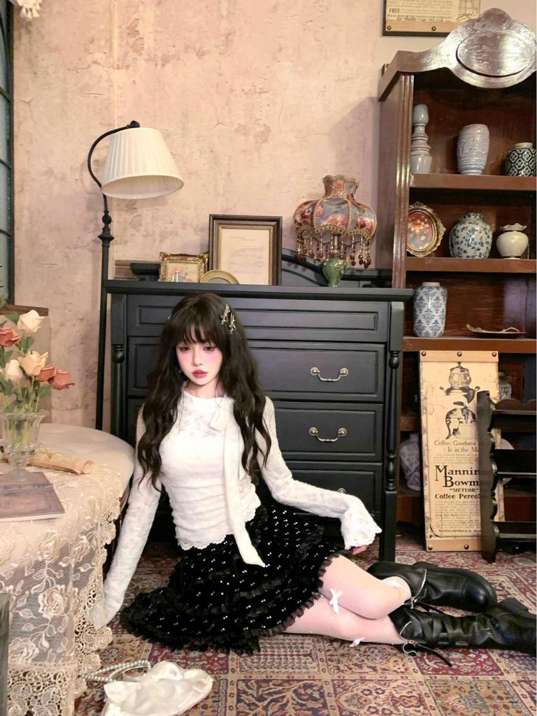 Chic Lace Slim Long Sleeve Top with Bow Design – Autumn/Winter Versatile Solid Color Sweet Base Layer