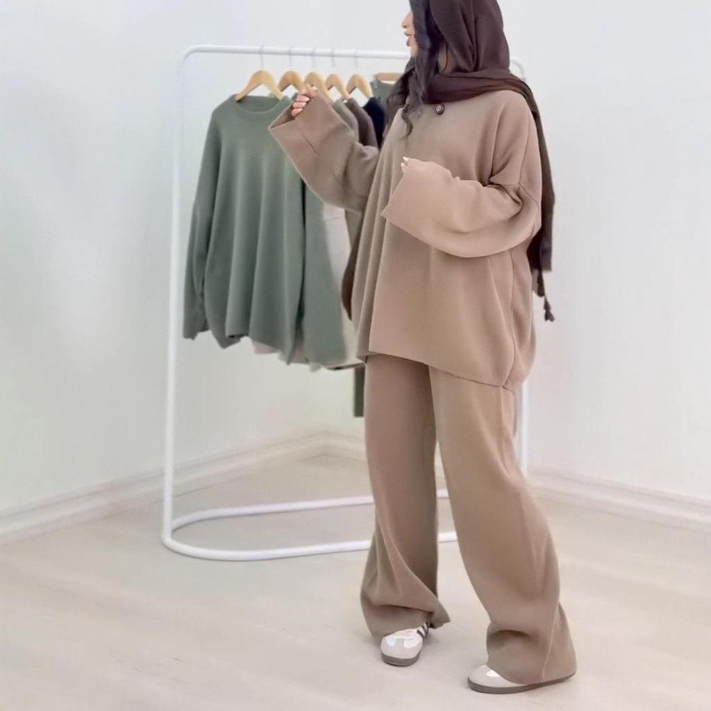 Women's Casual Commute Two-Piece: Round Neck, Long Sleeve Top with Loose Korean Style Pants - 2025 Autumn Collection