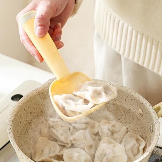 Cartoon Rice Spoon Non-Stick Plastic Rice Spatula Scoop Cooker Food Masher Strainer Spoon Multi-Functional Kitchen Tool for Mashing Fruits Vegetables