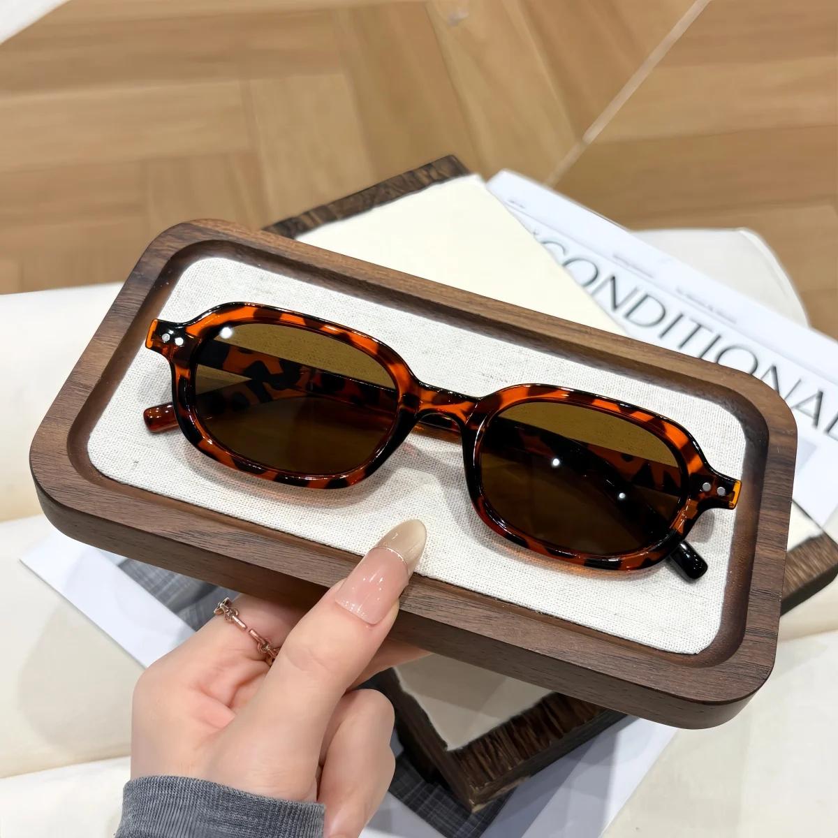 

1Pc Oval Frame Fashionable Glasses Unisex Suitable for Daily Wear and Street Photography Simple Style Optical
