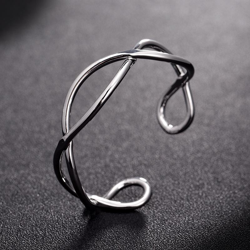 

2025 Европейско-американский Ретро Панк Геометрический Медный Браслет-Манжета - Модные Женские Металлические Модные Украшения серебряный