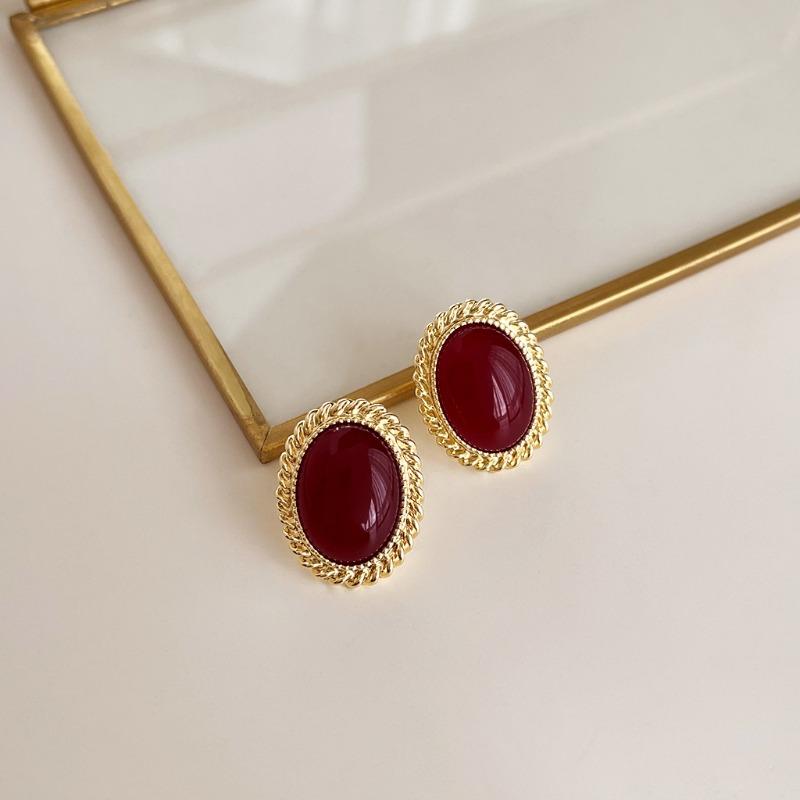 Retro fashion oil-dripping earrings niche temperament medieval style earrings personality high-end pearl earrings