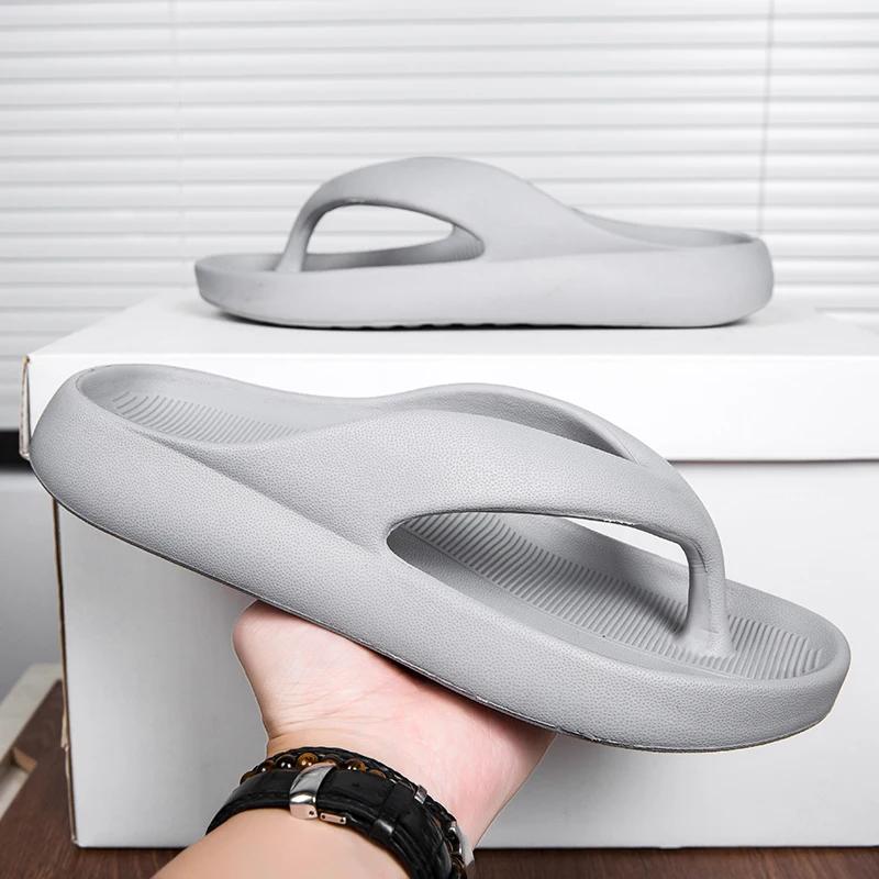 Zapatillas de playa tipo chancla con plataforma gruesa para hombre, que aumentan la altura, antideslizantes y resistentes al desgaste, en un elegante color liso