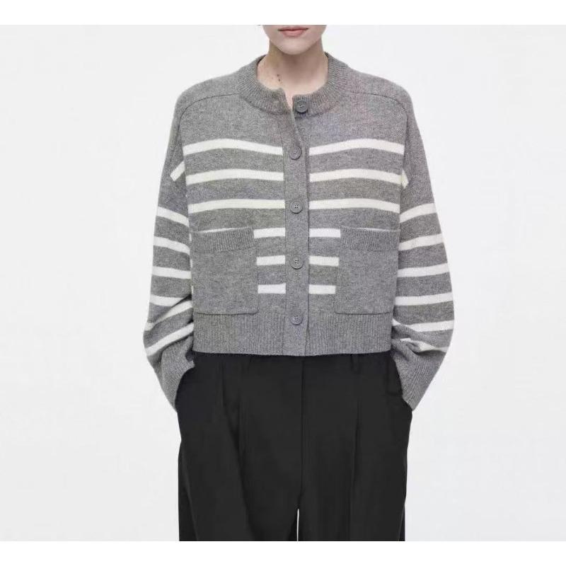 

Crew neck contrasting striped knitted cardigan autumn and winter new casual loose short sweater jacket women One size