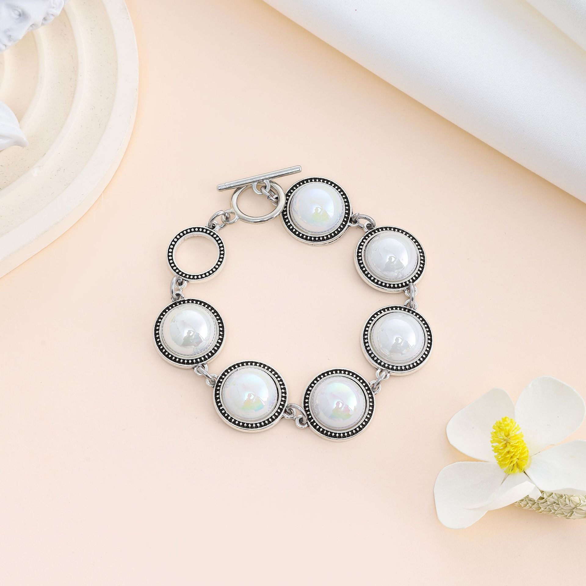 Свежий круглый геометрический браслет из зеленого камня с простым и элегантным — фото 6