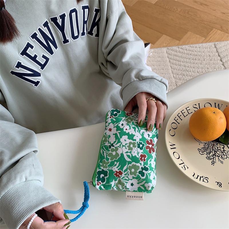 Kawaii Floral Travel Portable Cosmetic Lipstick Storage Bag Women Makeup Handbags Wallet Organizer Pencil Cases Pouch Pen Bags