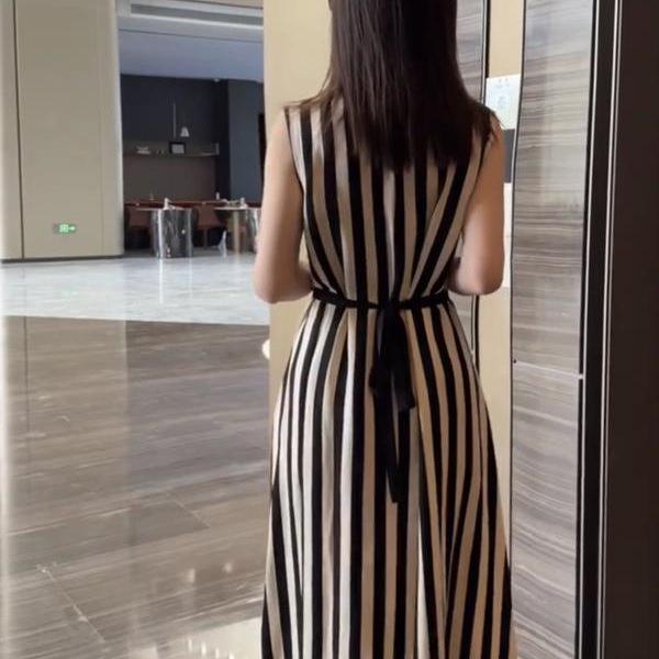 2026 Summer V-Neck Sleeveless Belted Striped Dress - Women's Fashionable and Slightly Mature Style