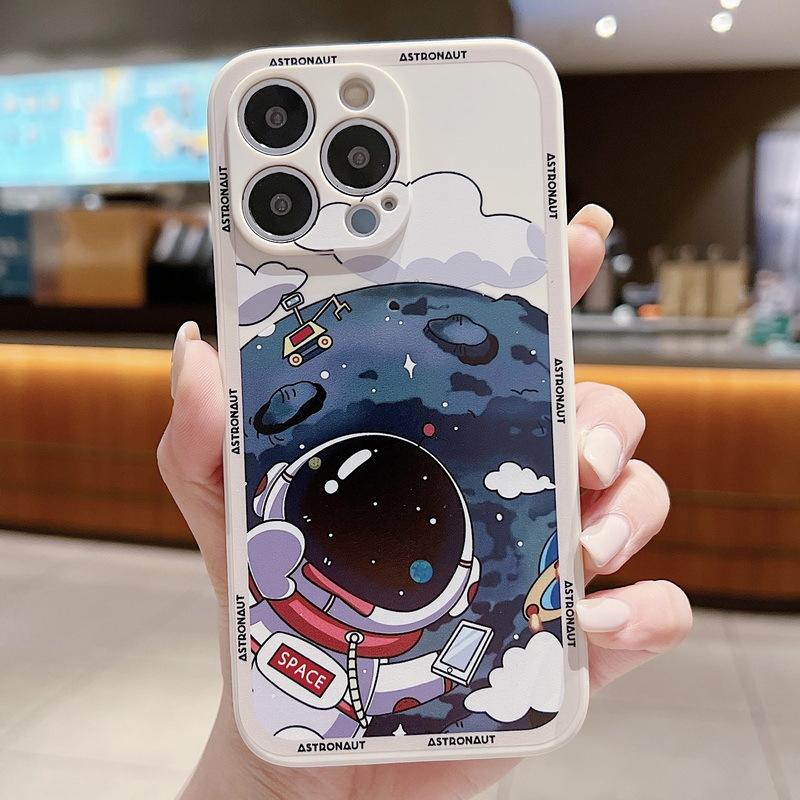 Applicable To iPhone16 Astronaut Mobile Phone Case 15PROMAX Cartoon Painted Apple 14 Side Pattern Case