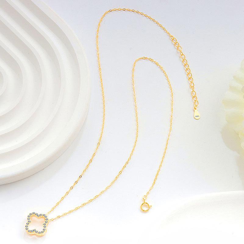 Elegant Openwork Four-leaf Clover Necklace - Women's High-end Pendant