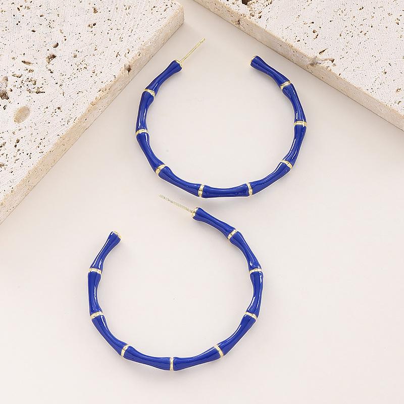 

Fashion exaggerated personality enamel oil dripping bamboo large circle earrings atmospheric simplicity high sense earrings синий