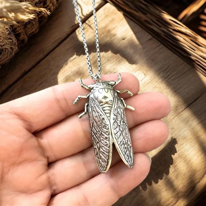 Fashion Retro Insect Cicada Pendant Necklace Metal Unisex Men's Halloween Party Jewelry Gift Accessories
