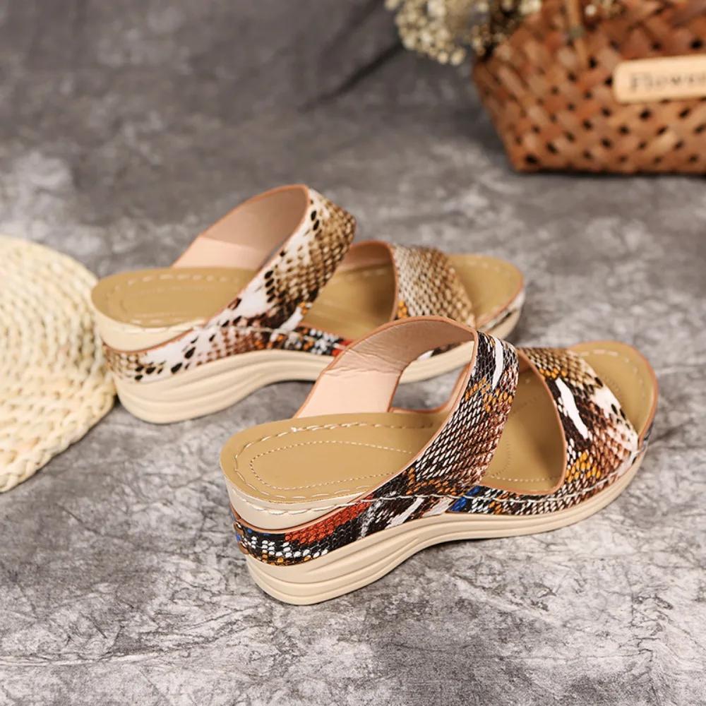 Modische Damensandalen mit offenem Zehenbereich, Slipper, Outdoor-Keilabsatz, bequeme Flip-Flops, Serpentine-Plateau, Fischmaul, orthopädische Keilabsatzsandalen