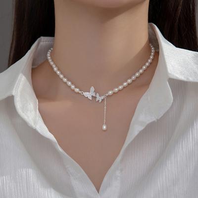 Collana con ciondolo Clavicola alla moda Oggetti di scena delicati Collana con ciondolo Moda imitazione perla Collana con farfalla Collana da donna Gioielli da festa
