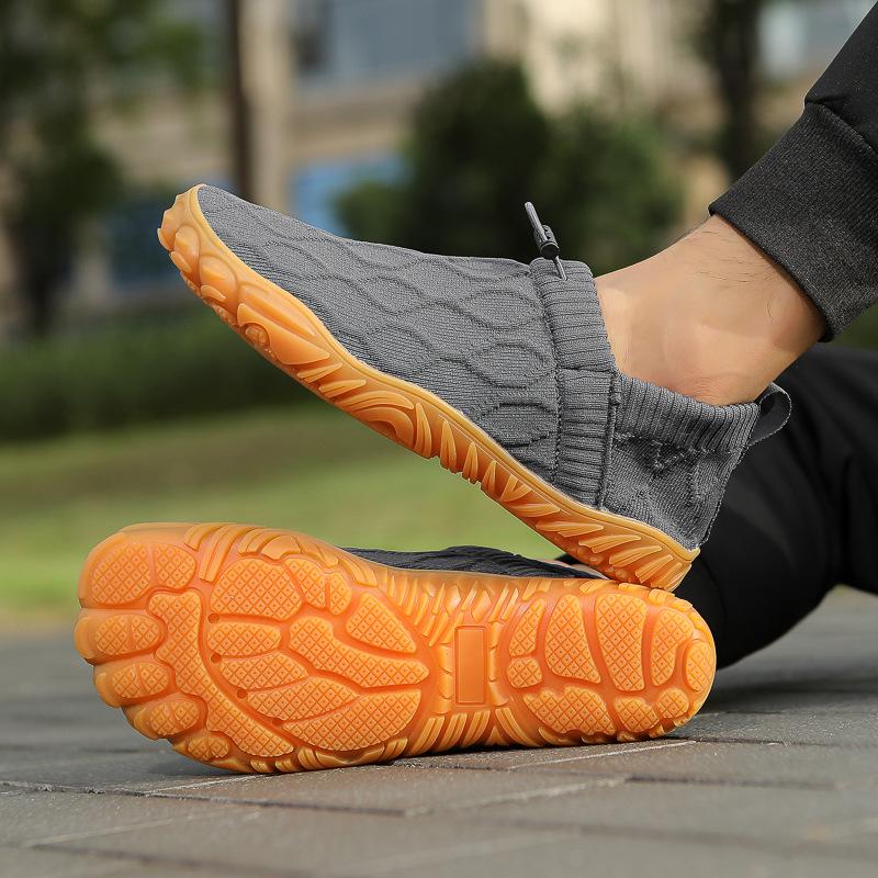 Men s Breathable Flyknit Hiking Shoes - Soft, Non-Slip, Casual, and Cross-Border Popular. 46 темно-серого