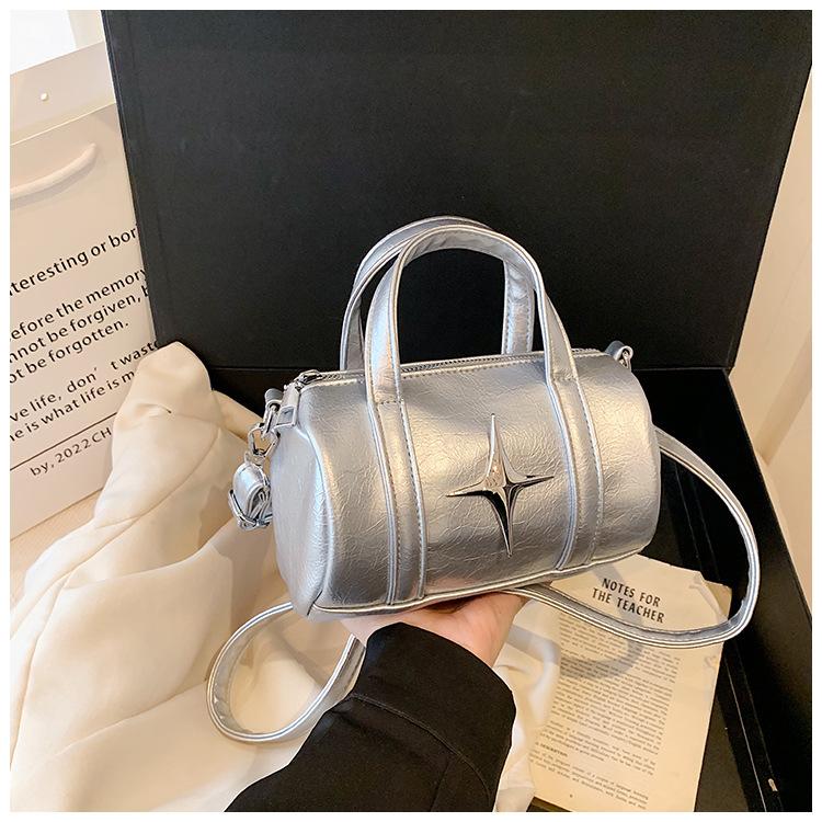 Сумка-подушка в форме цилиндра для женщин — фото 4