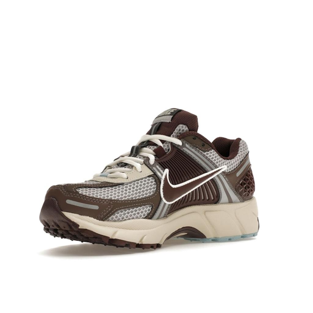 Nike Zoom Vomero 5 Earth Fossil Women Sneakers Brown Light-Iron-Ore FD9920-022