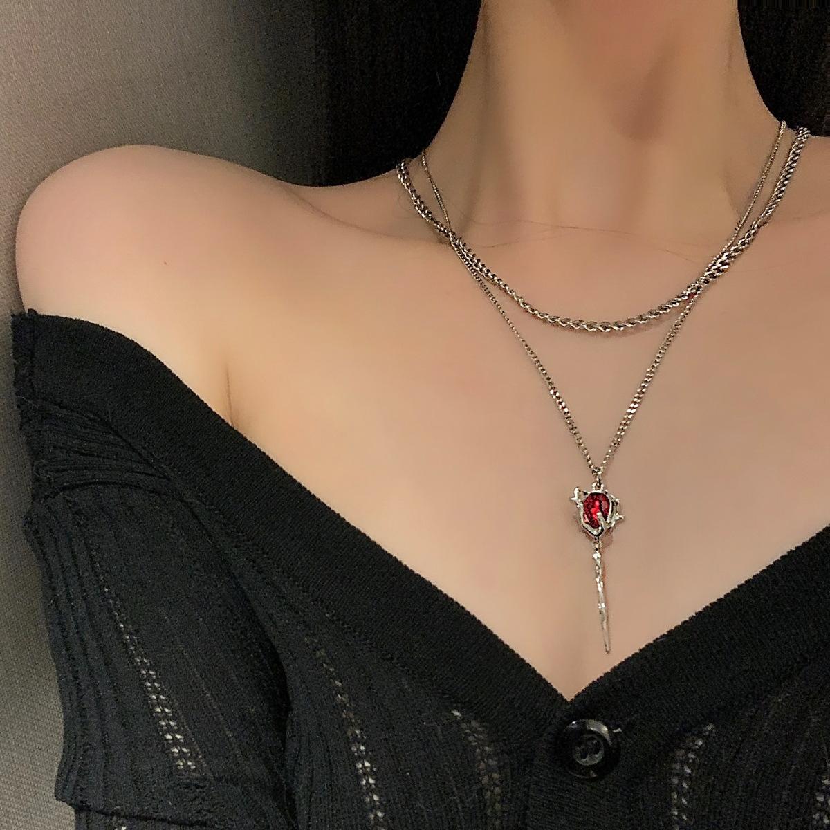 INS Dark Trend Rose Clavicle Chain Women Xiaohongshu Same Style Niche Sweet Cool Minimalist Daily Street Decorative Necklace ярко-розовый