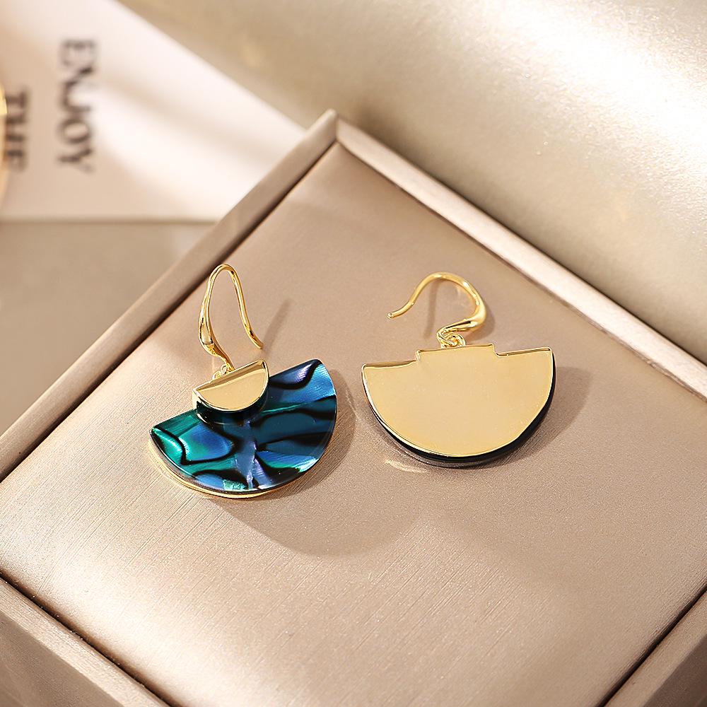 Elegant Retro Geometric Fan Earrings - Semi-Circular, Niche Design