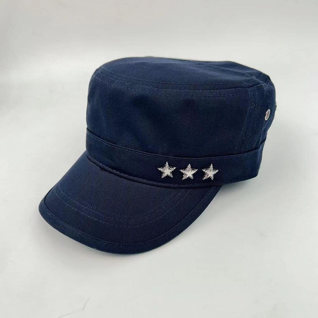 Pánská vojenská zelená kšiltovka s plochým vrškem a sluneční clonou se železným štítkem