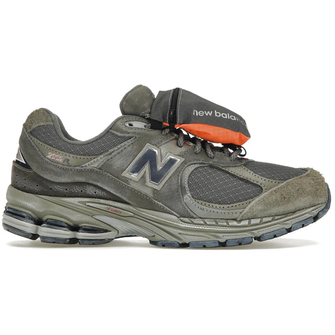 

Кроссовки New Balance 2002R Серо-коричневые с сумкой(М2002РВА) 40