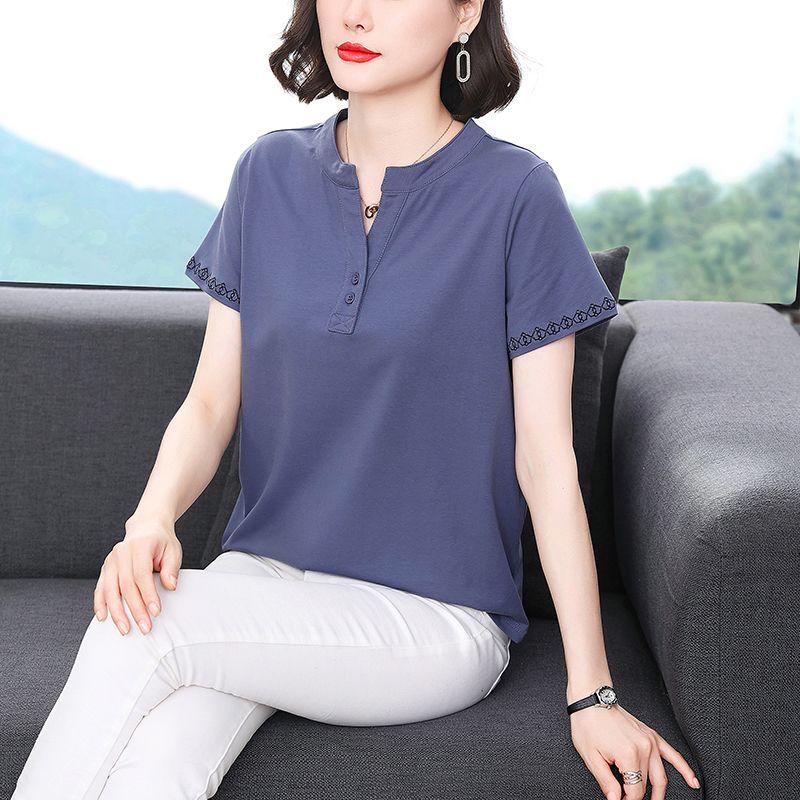 V-Ausschnitt Kurzarm Einfarbiges T-Shirt Bestickt Sommer Outfit für Mittleren Alters Locker Koreanisches Damen Oberteil