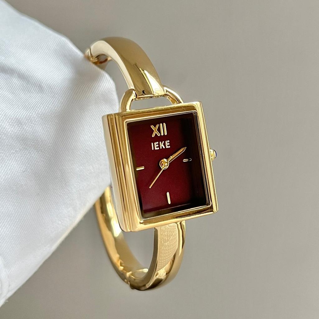Retro-Style Small Square Bracelet Watch For Women, High-End Green, Elegant And Vintage, Suitable For Women And Students.