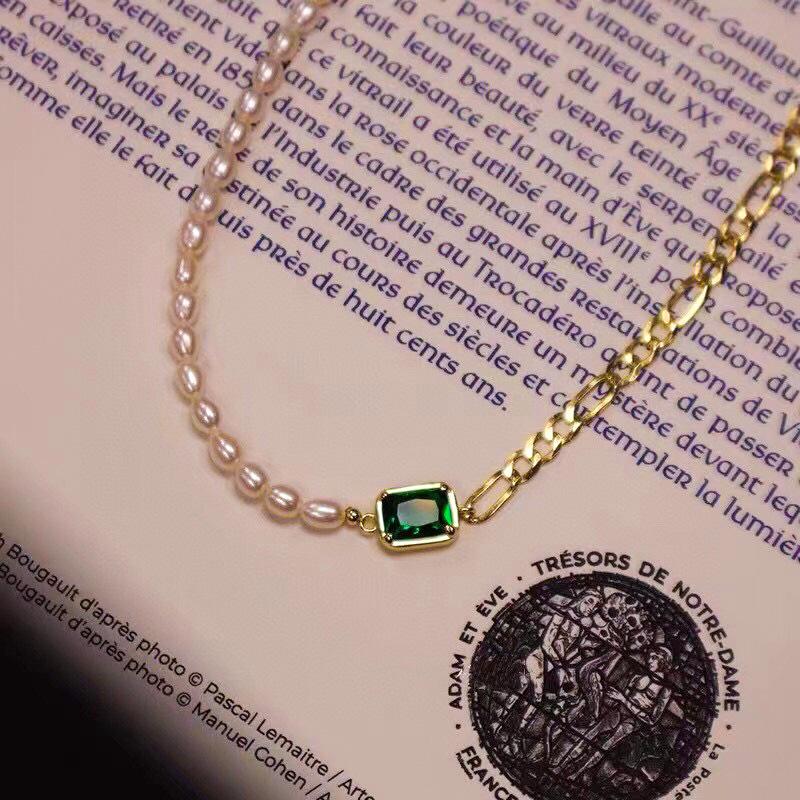 French retro natural water drop pearl necklace women's niche design sense light luxury emerald square pendant collarbone chain
