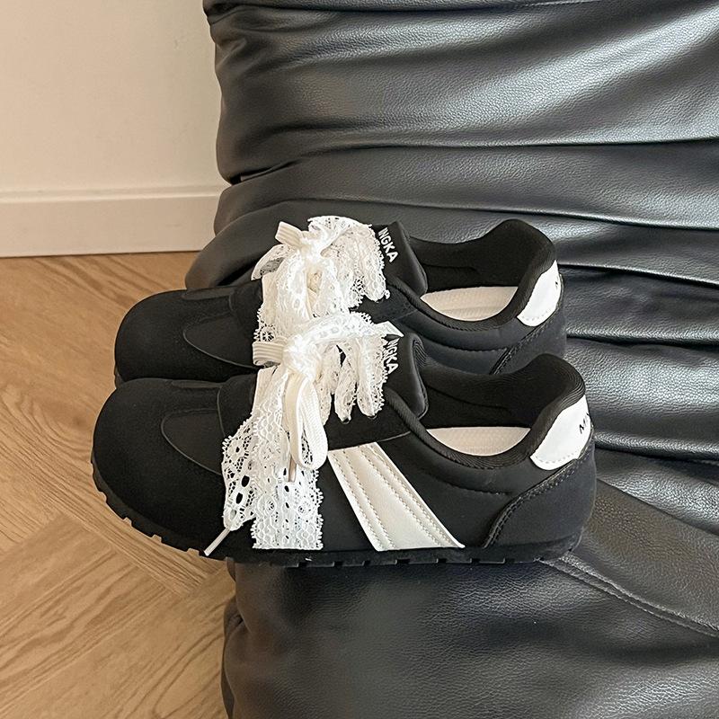 Women's Casual Sports Shoes 2026 Spring New Fashion Anti Slip Lace Up Flat Shoes Lace Outdoor Sneakers Silver Commuting Shoes