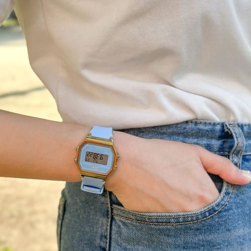 Authorized distributor Ice watch Ice watch digital ladies 022058 Ice digit ICE digit retro Trunk Will Blue Small