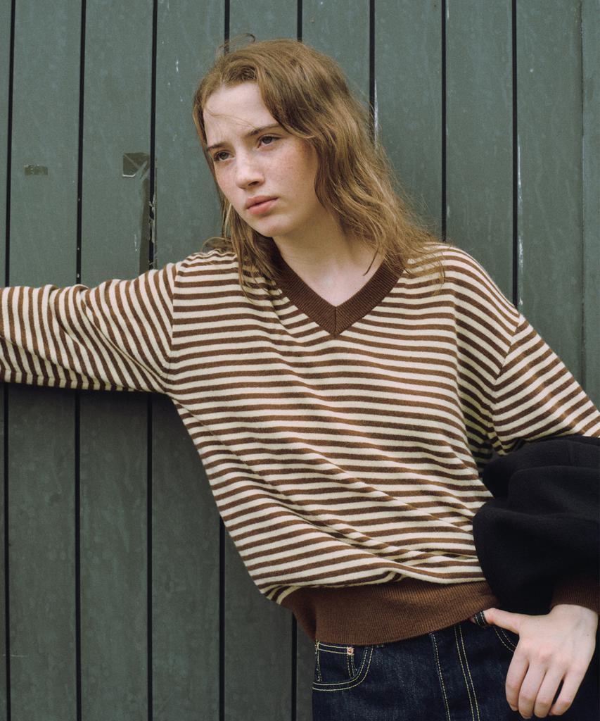 OSTKAKA Wool Blended V-Neck Pullover Brown Stripe