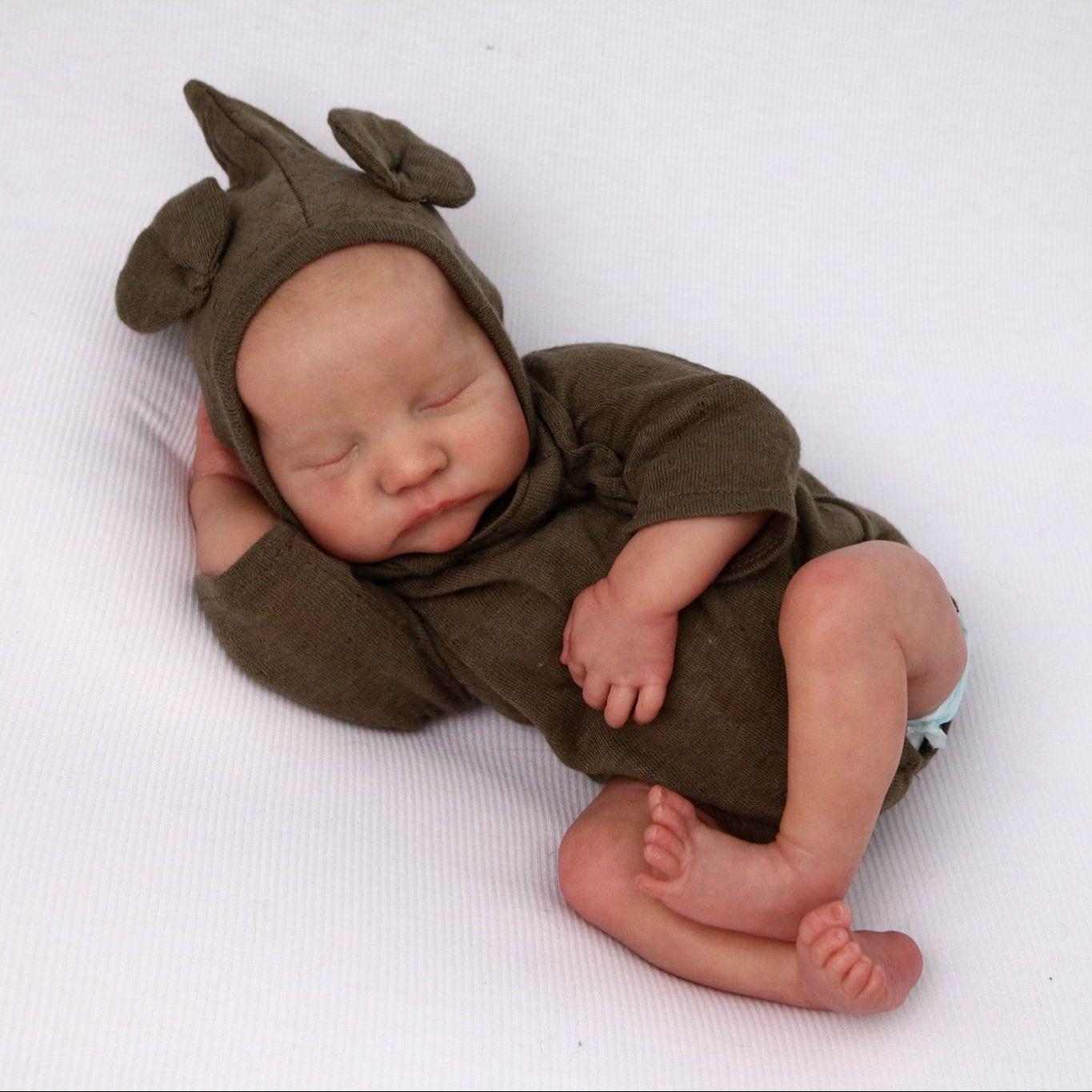 

BZDOLL 48cm 19inch Baby Reborn Doll Sleeping with 3D-painting Skin, Hand Drawn, Soft vinyl Newborn Girl Art Toy Christmas Halloween Birthday Gift cloth body doll