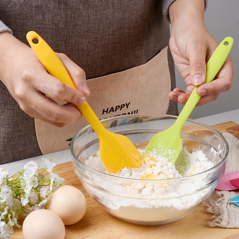1pc Lightweight and Practical, Making Cake Baking Easier: 1 Food-grade Silicone Cake Scraper