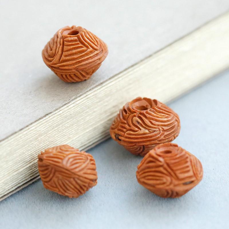 Dragon Pattern Peach Pit Beads: Hand-Carved, Auspicious Clouds Design for DIY Jewelry.