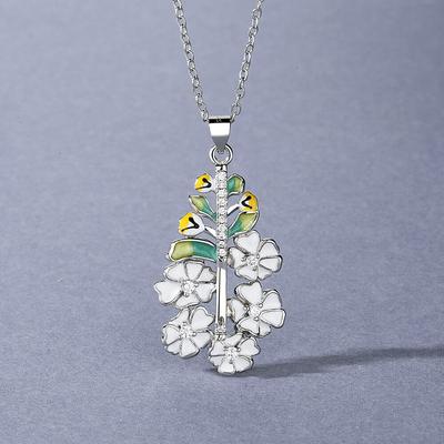 Elegant White Flower Pendant Necklace Handmade Enamel Womens for Jewelry Pendant Sweater Chain Necklaces for Women