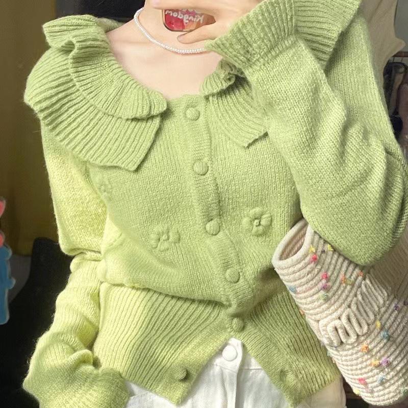 

Французский нежный темперамент кукольный воротник мягкий восковой свитер женский осенний нишевый шикарный трехмерный цветочный вязаный кардиган пальто One size