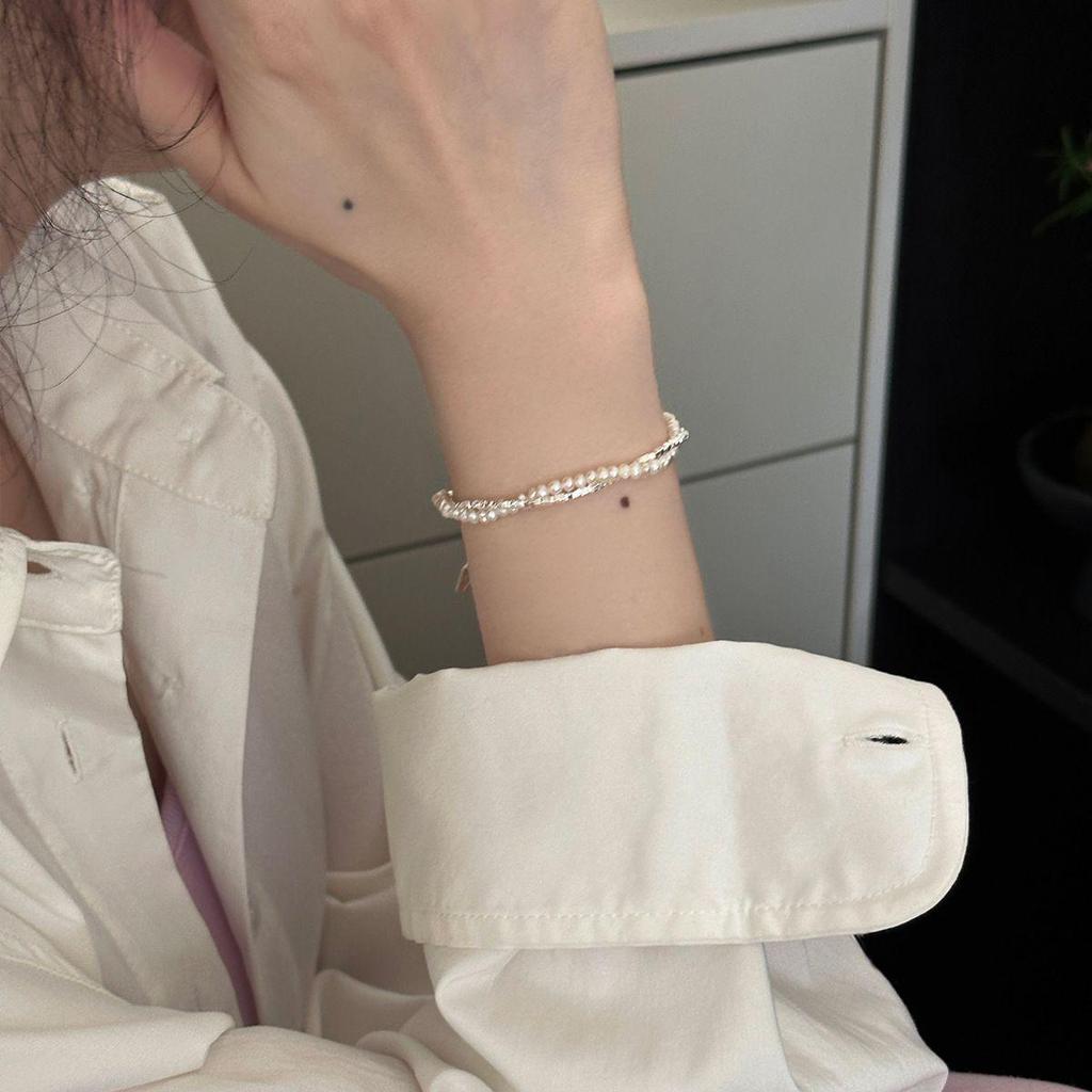 Elegant Double-Layer Pearl Bracelet for Women - Versatile, Stylish Hand Jewelry with Unique Design
