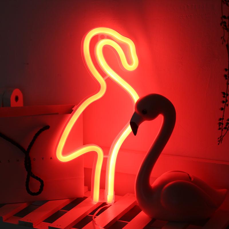 Wandleuchte in Alienform mit Neon-LED - Feiertagsatmosphäre & Liebesdekorationsstreifen