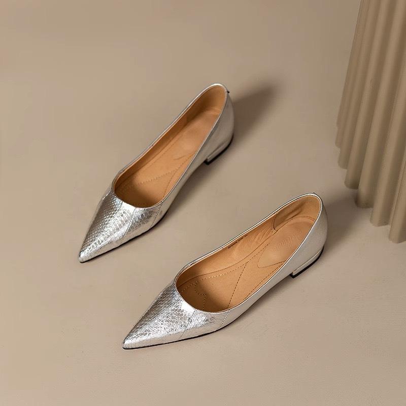 2025 spring and summer new leather pattern pointed head low heel flat shoes light mouth four seasons versatile women's shoes silver temperament single